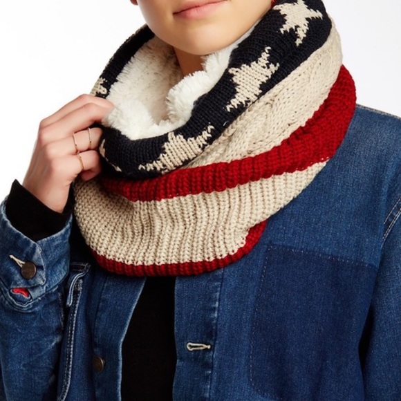 Modena Accessories - NEW Modena USA Flag Knit Faux Fur Neck Warmer